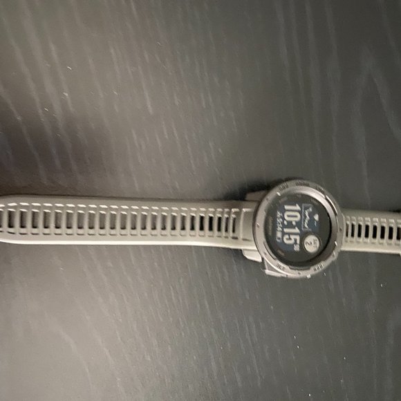 Garmin Instinct, Rugged Outdoor Watch with GPS - Picture 2 of 4